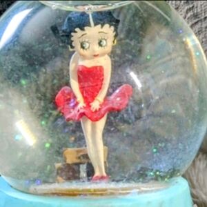 Collectable Betty Boop Snow globe that sings "I wanna be loved by you"